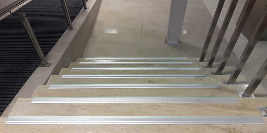 پروفیل نبشی آلومینیومی 7 سانتی ـ کد : 913 