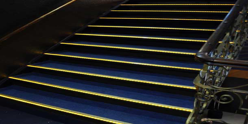 ترمز پله LED دار تک 