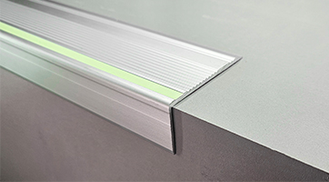 ترمز پله آلومینیومی T3